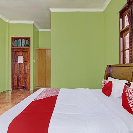 Oyo 92551 Netra Hotel Ujunbatu Exteriér fotografie