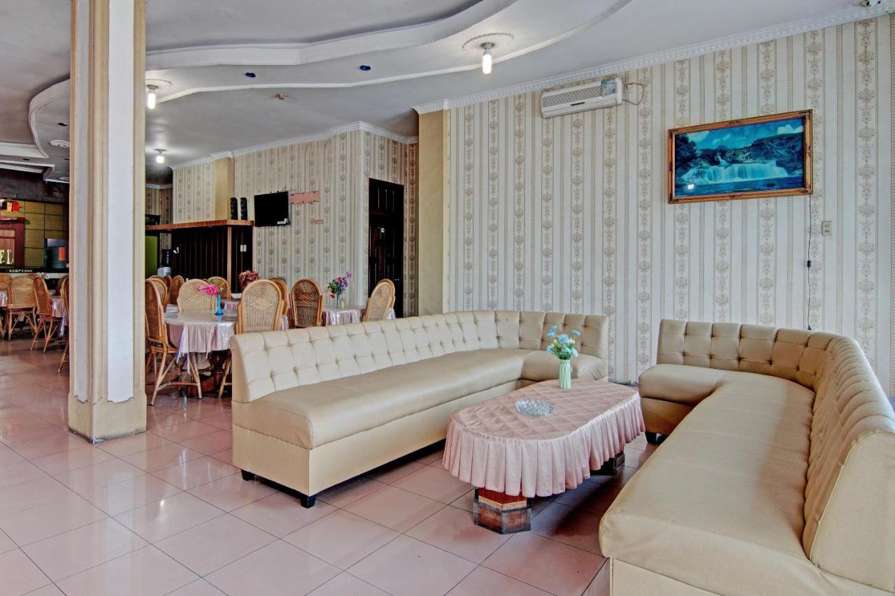 Oyo 92551 Netra Hotel Ujunbatu Exteriér fotografie