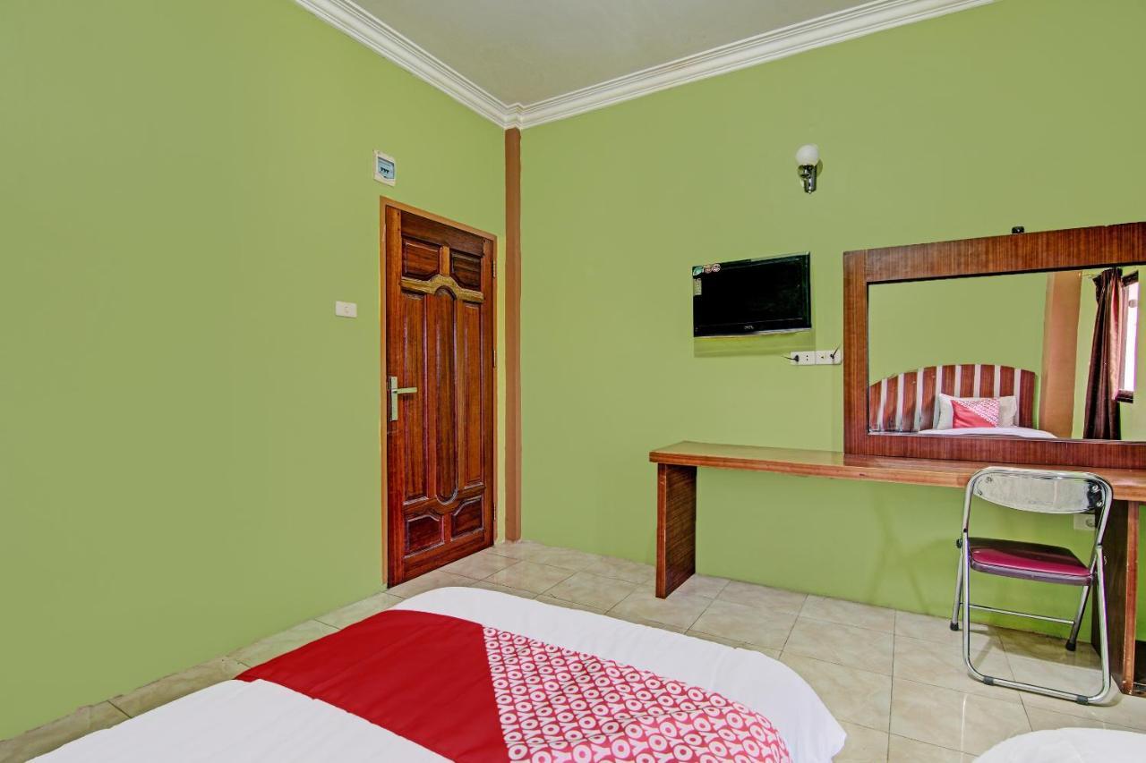 Oyo 92551 Netra Hotel Ujunbatu Exteriér fotografie