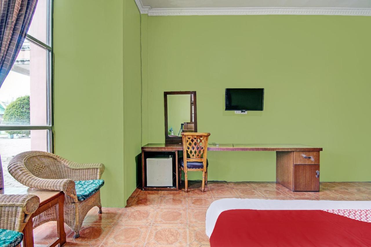 Oyo 92551 Netra Hotel Ujunbatu Exteriér fotografie
