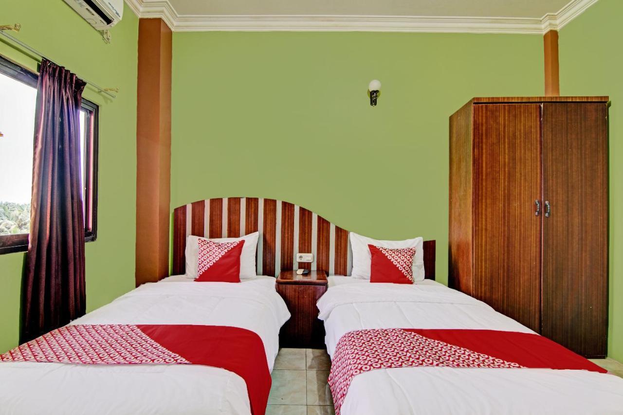 Oyo 92551 Netra Hotel Ujunbatu Exteriér fotografie
