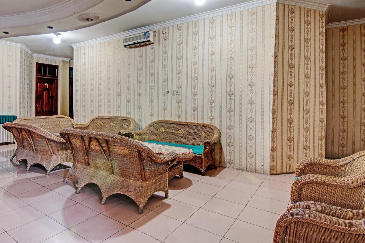 Oyo 92551 Netra Hotel Ujunbatu Exteriér fotografie