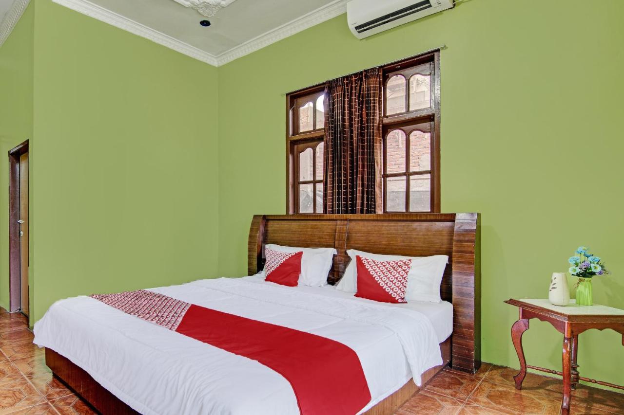 Oyo 92551 Netra Hotel Ujunbatu Exteriér fotografie