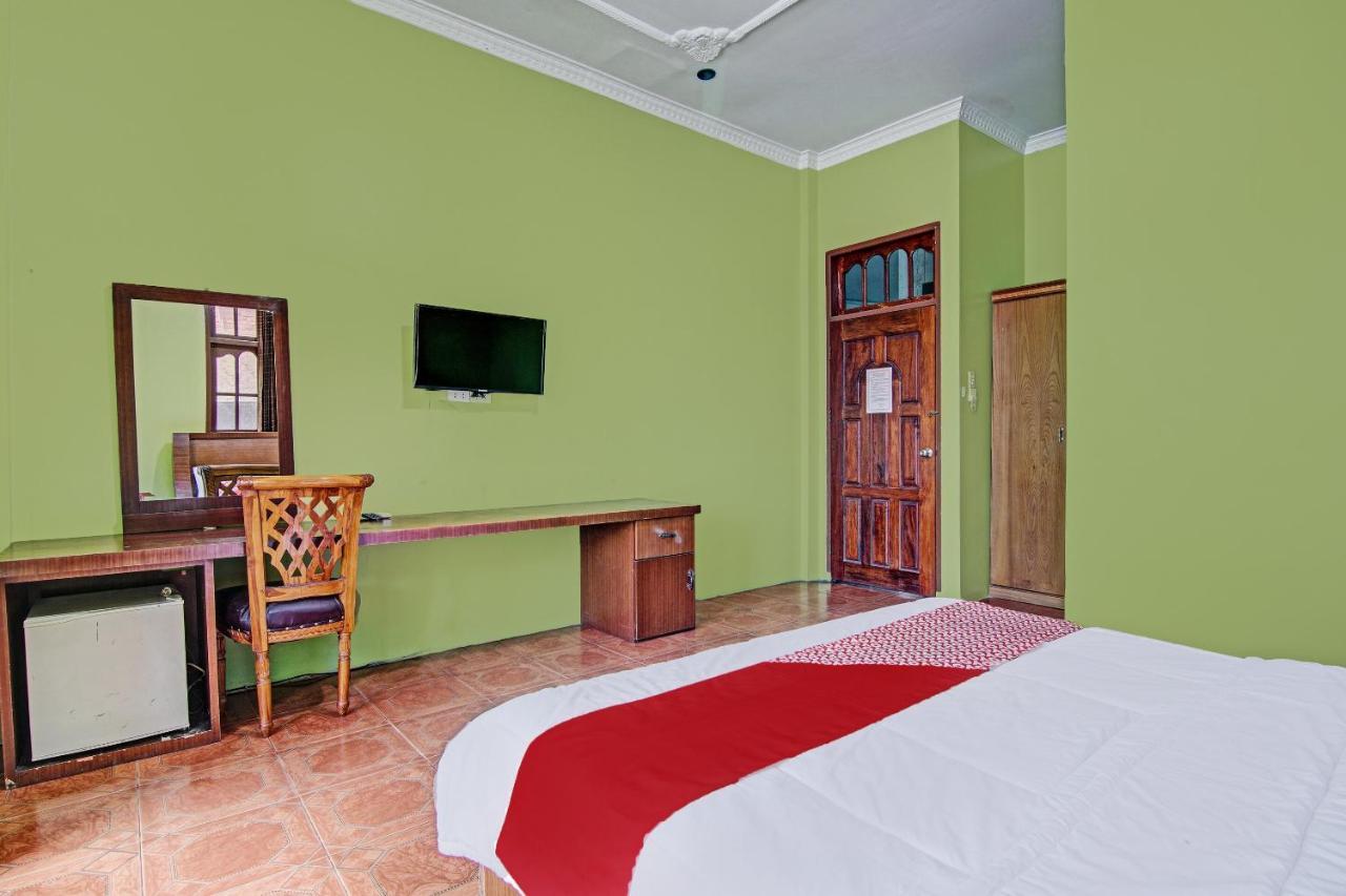Oyo 92551 Netra Hotel Ujunbatu Exteriér fotografie