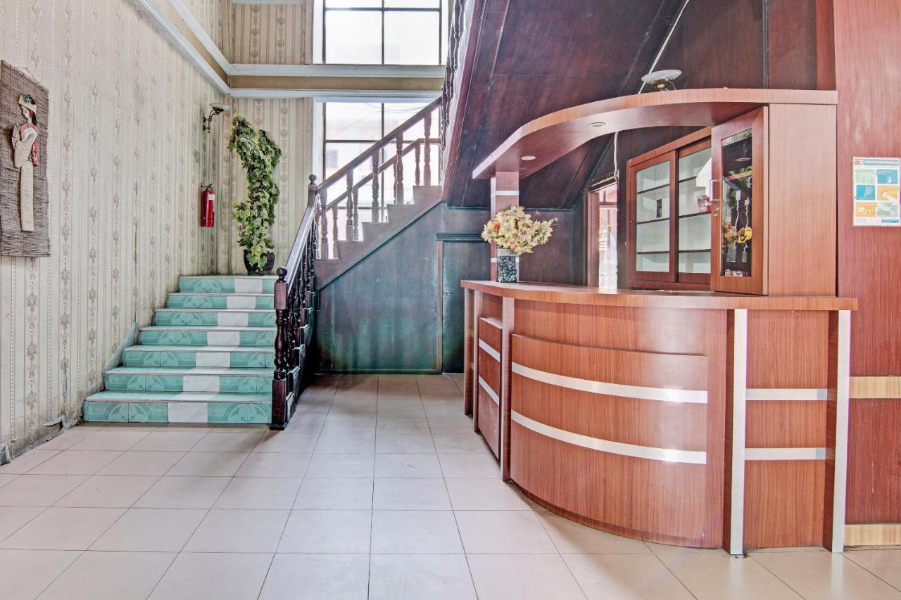 Oyo 92551 Netra Hotel Ujunbatu Exteriér fotografie